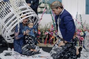 17 Tradisi Jawa Tengah yang Tak Lekang oleh Waktu