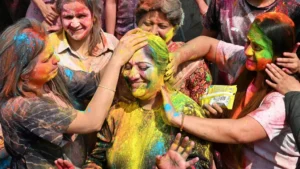 makna-mendalam-di-balik-kemeriahan-festival-holi